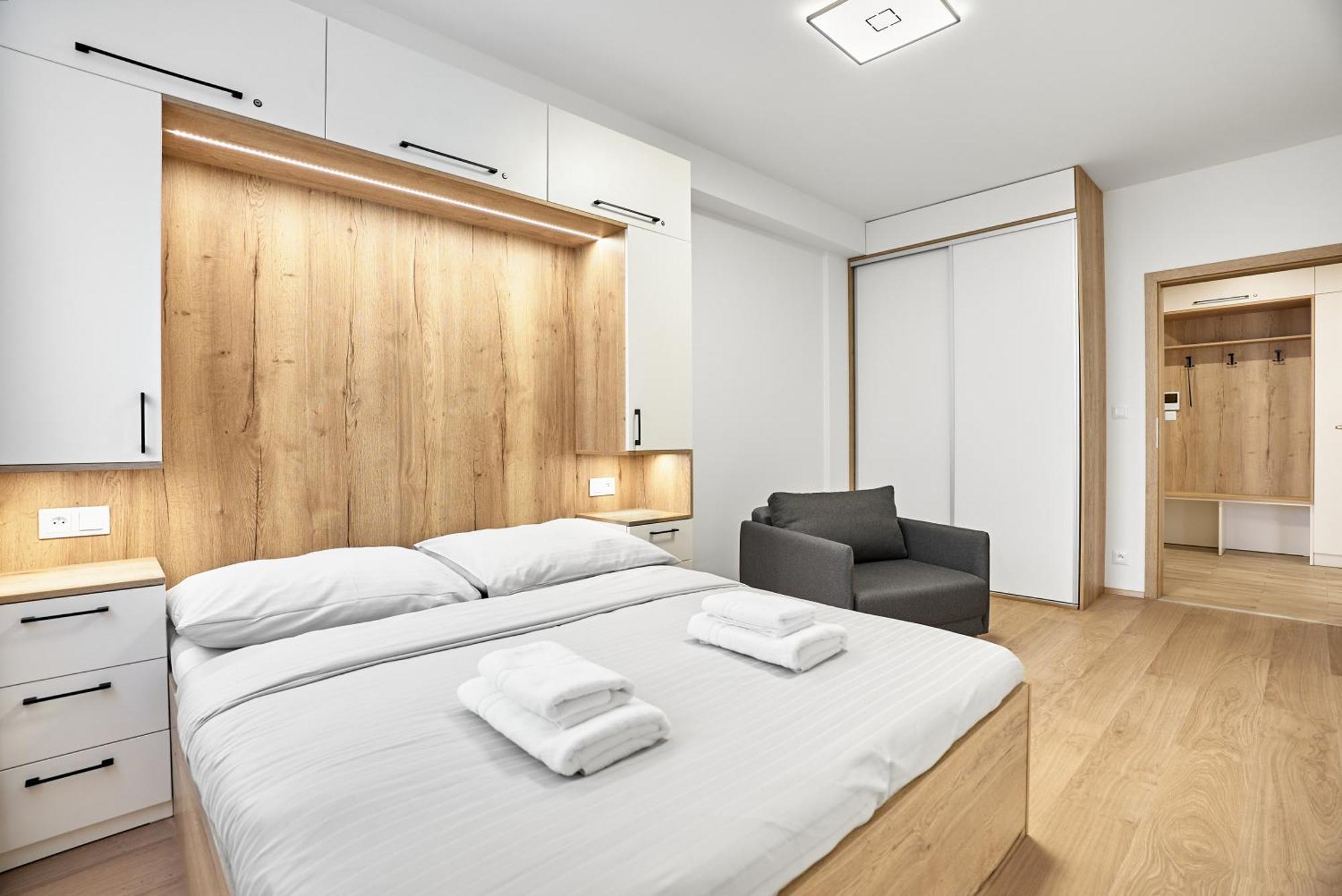 Moderně zařízený apartmán s garážovým stáním Loučná pod Klínovcem Exterior foto